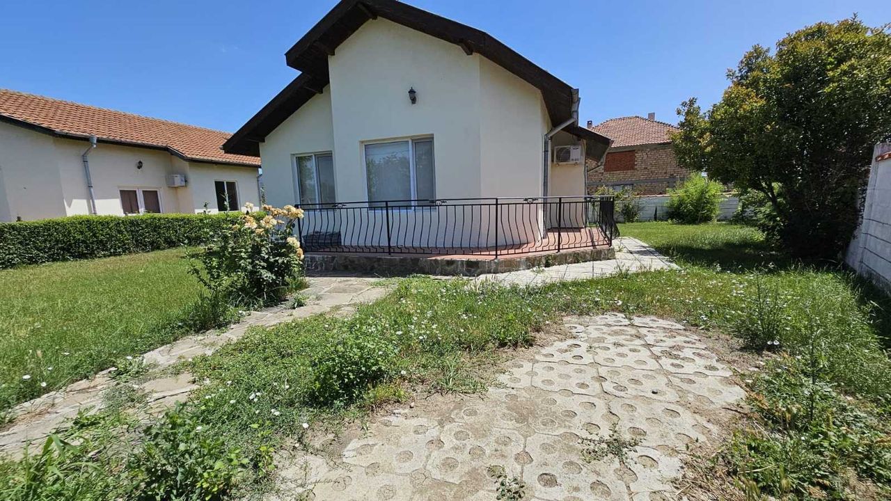 Продава се Къща в с. Гюльовца, Област Бургас - 90 кв.м за 1300 €/кв.м - Снимка #3