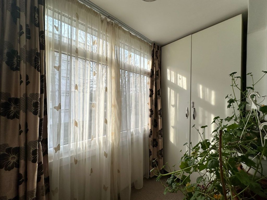 Vând apartament 3 camere decomandat in zona Andrei Muresan-Cibinului