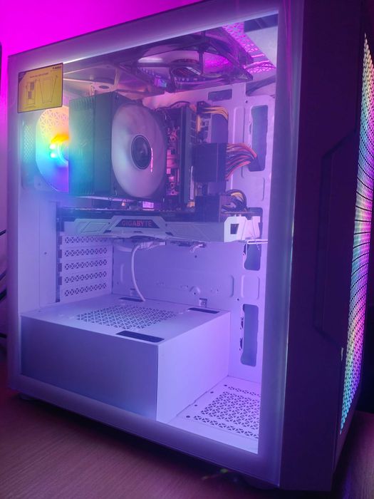 Геймърски Компютър GTX 1080 Ti, 32GB QuadChannel и Intel 4.0Ghz Turbo