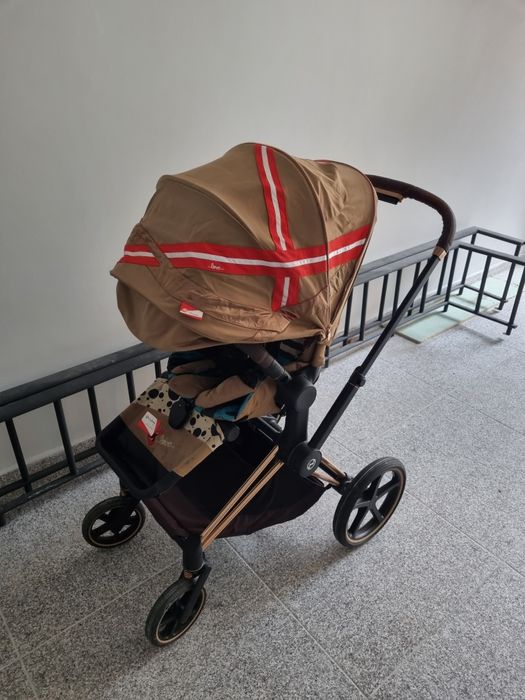 Cybex priam Karolina Kurkova количка със златно шаси