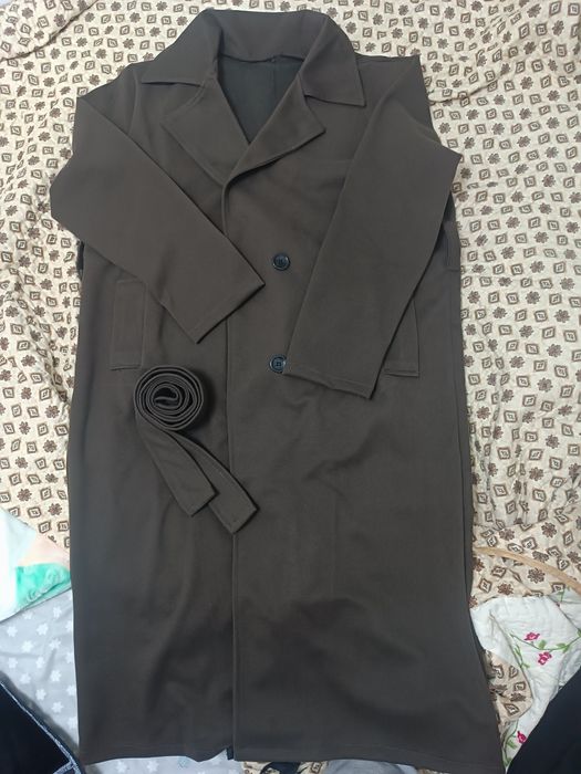 Palto sotiladi yupqa hozirgi havoga