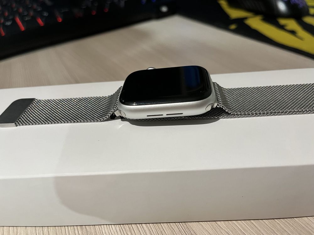 продам apple watch SE