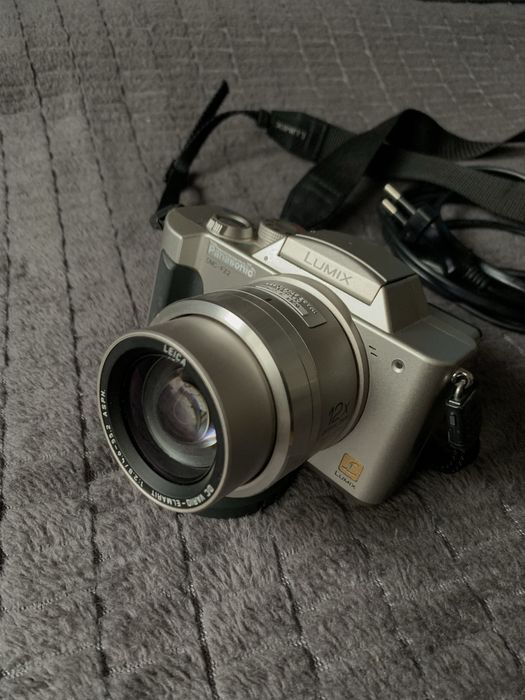 Aparat Foto Digital PANASONIC LUMIX DMC-FZ2 Leica DC Vario Lens