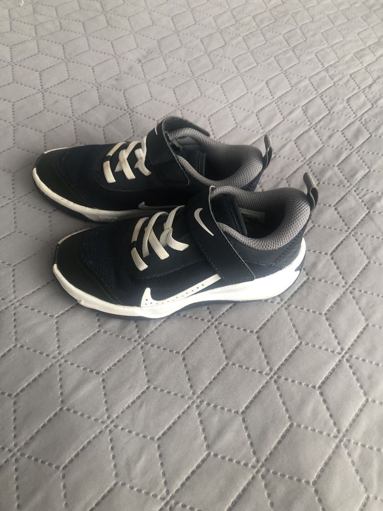 Маратонки Nike- 28 номер