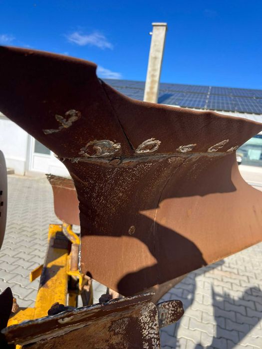 Обръщателен плуг Rumptstad – минимум 100 к.с., 3 бразди