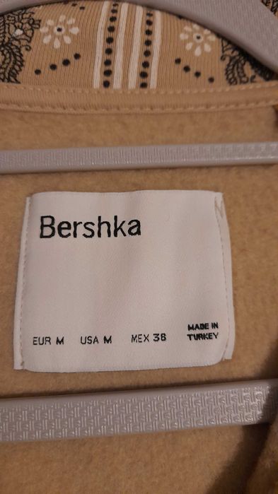 Hanorac Bershka, nou