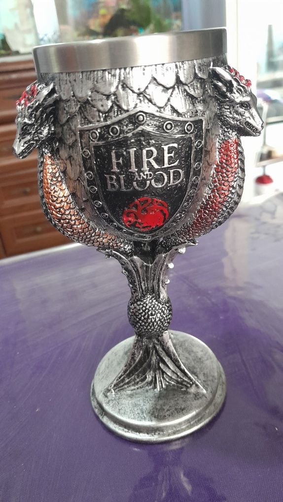 Подам кубок из  Игры Престолов