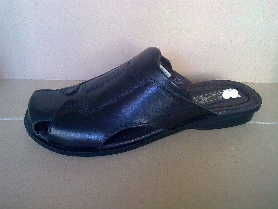 Продава обувки чехли сандали естествена кожа