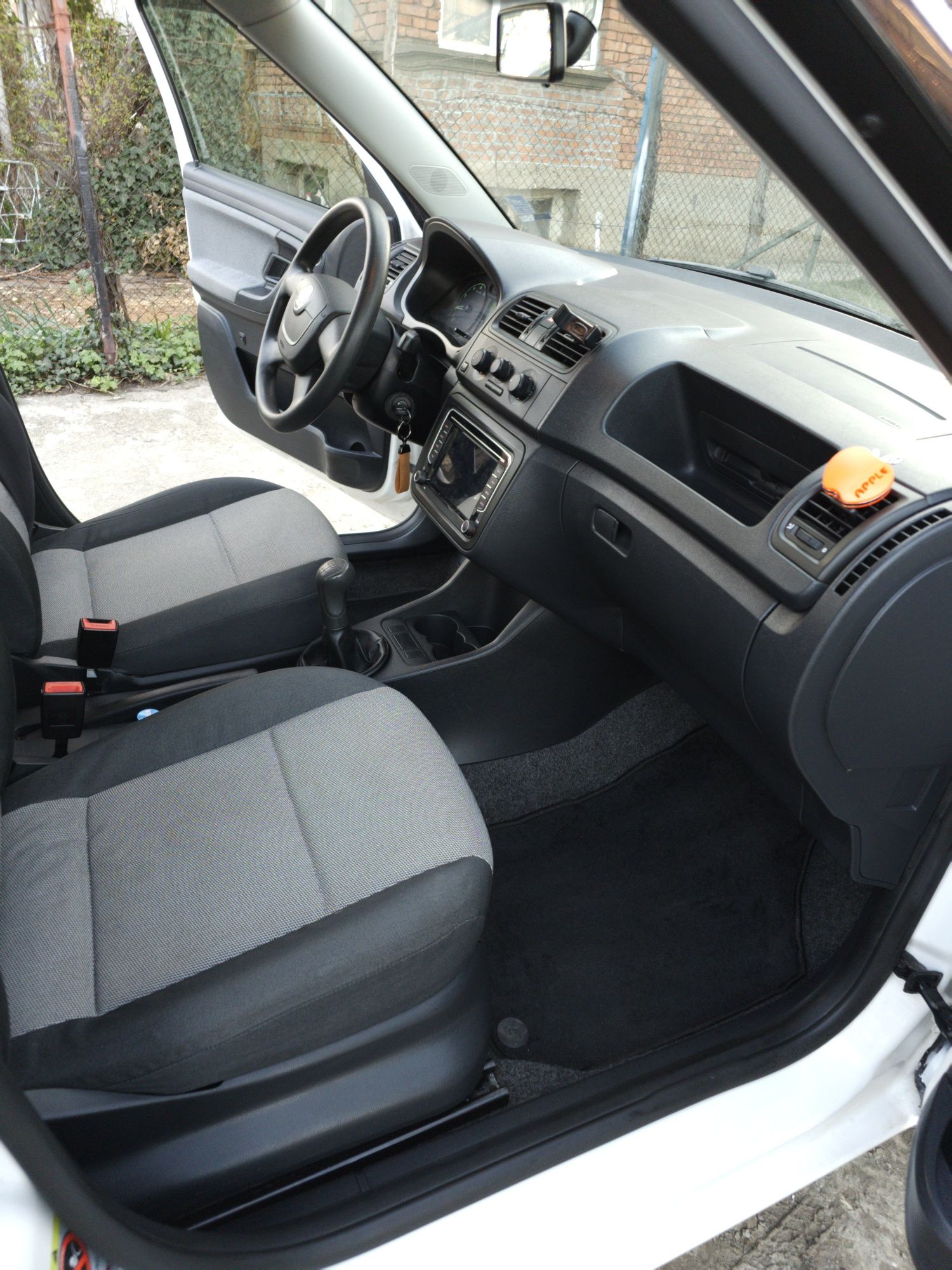 Skoda fabia 1,2 хечбек