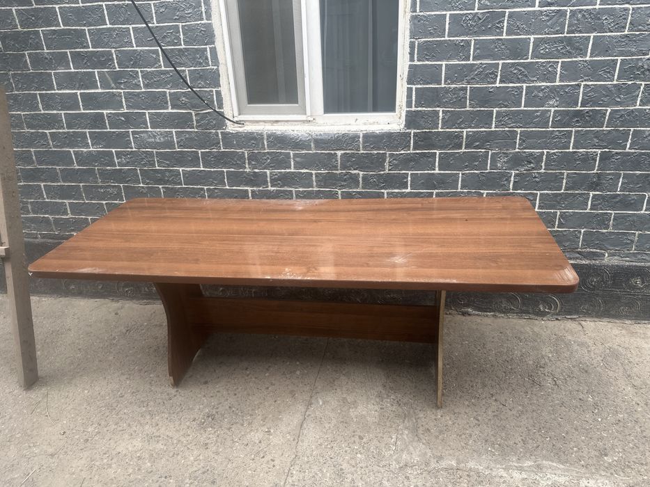 Продам стол большой , кухонный