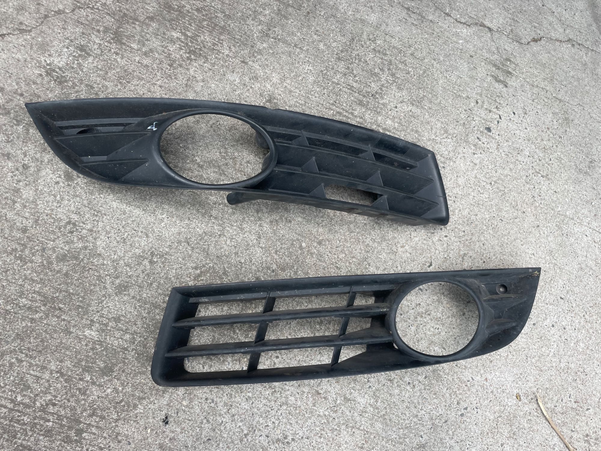 Решетки предна броня с халогени Volkswagen Passat B6 VW Passat B6