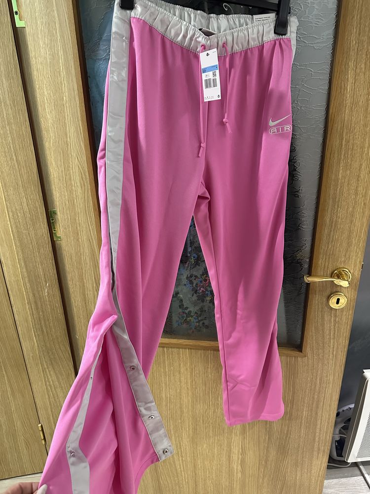Nike оригинално долнище с етикет