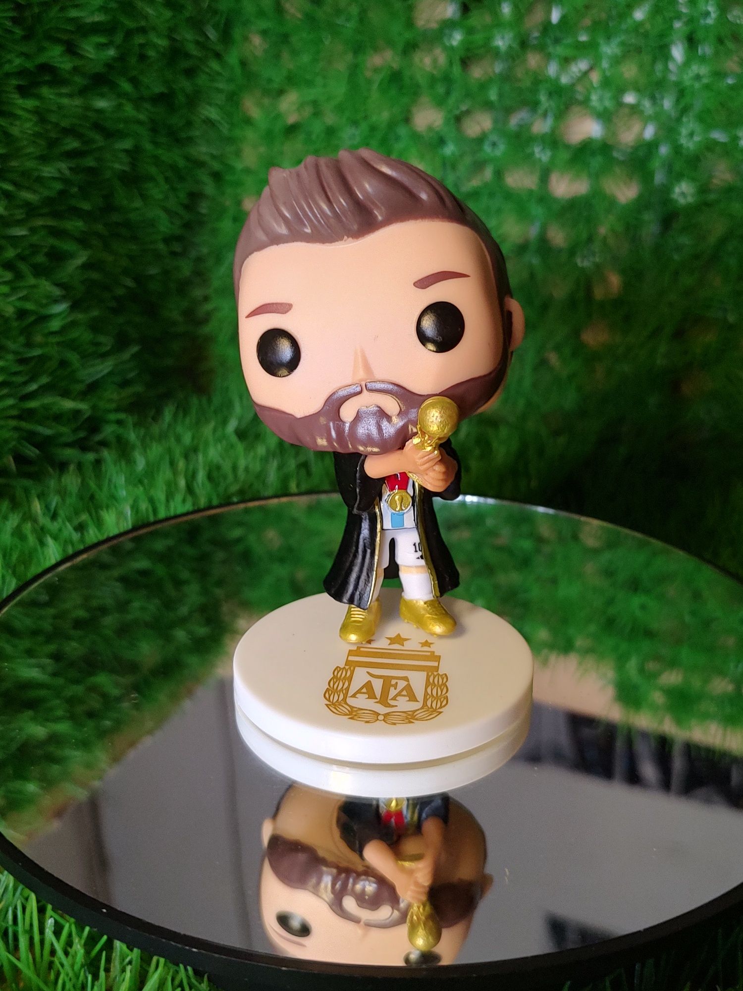 Funko POP Lionel Messi Gold edition