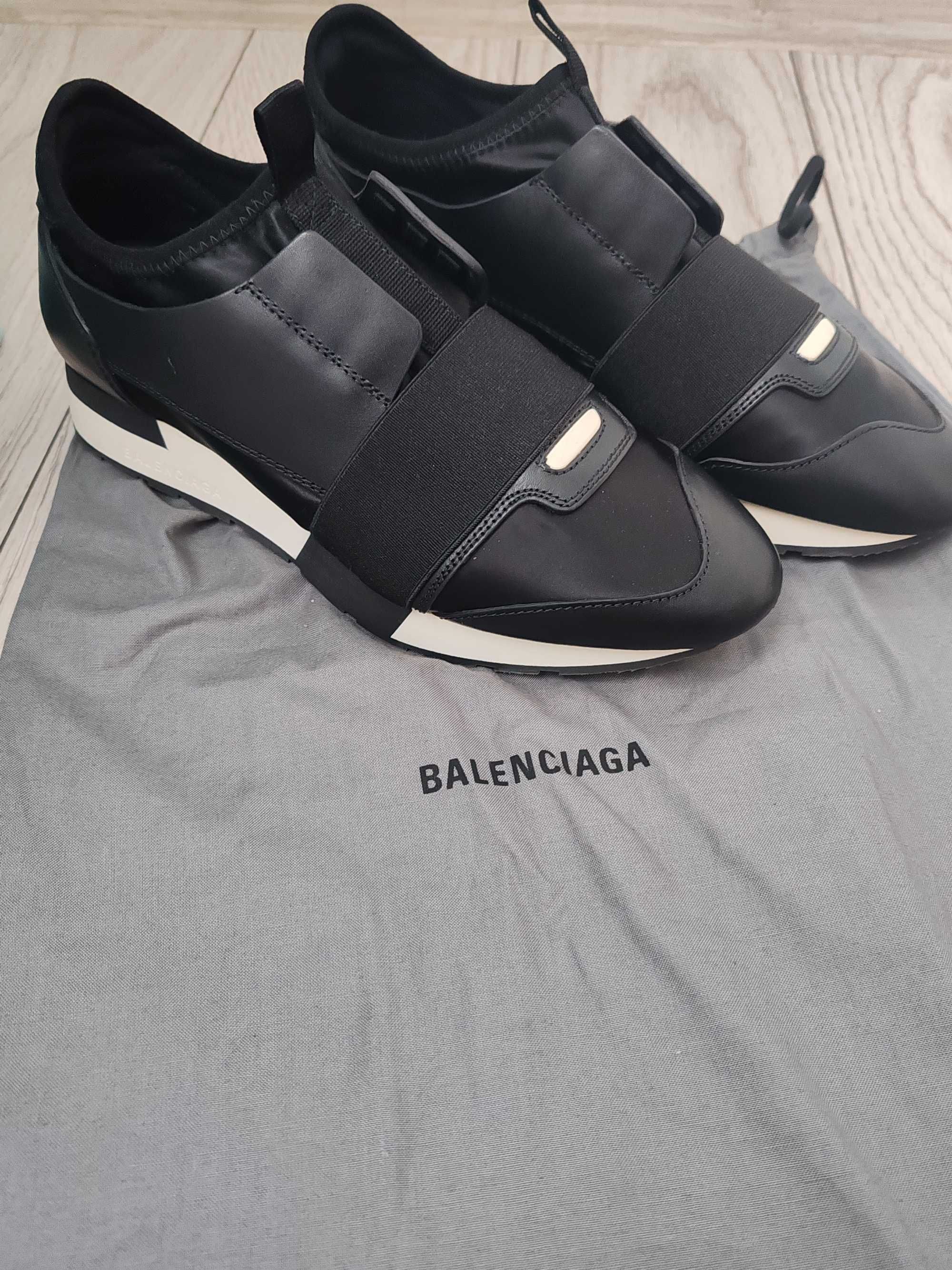 Pantofi Balenciaga