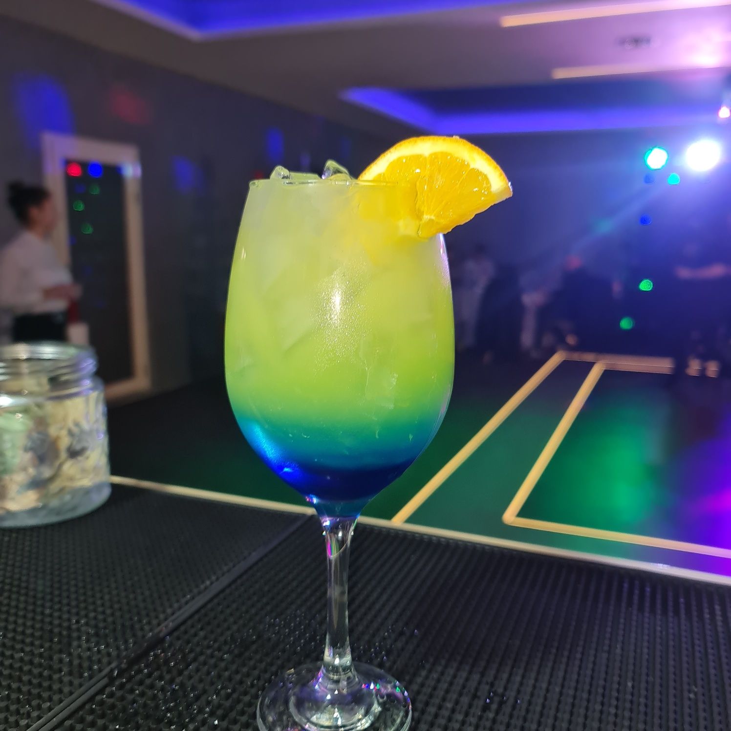 Open bar & tort shoturi