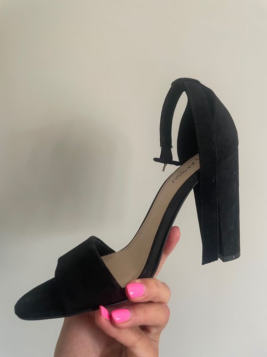 Дамски обувки на ток