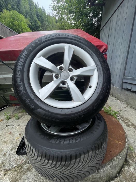 Vand 4 jante cu anvelope (roti) iarna 225/60 R16