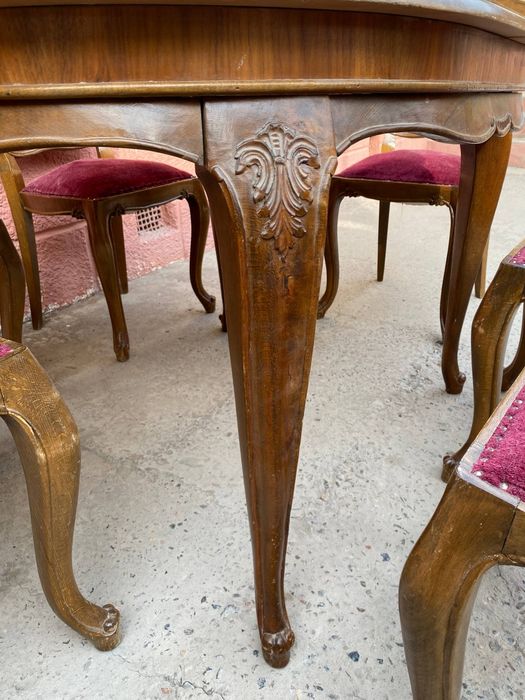 Продается стол и стулья