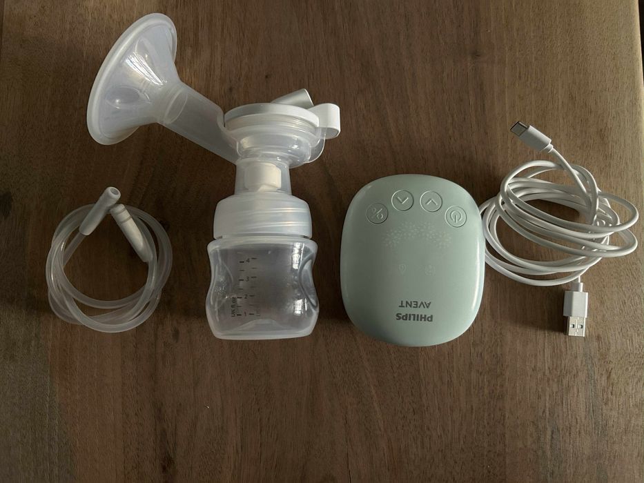 Помпа за кърма Philips Avent - Essential + бутилки