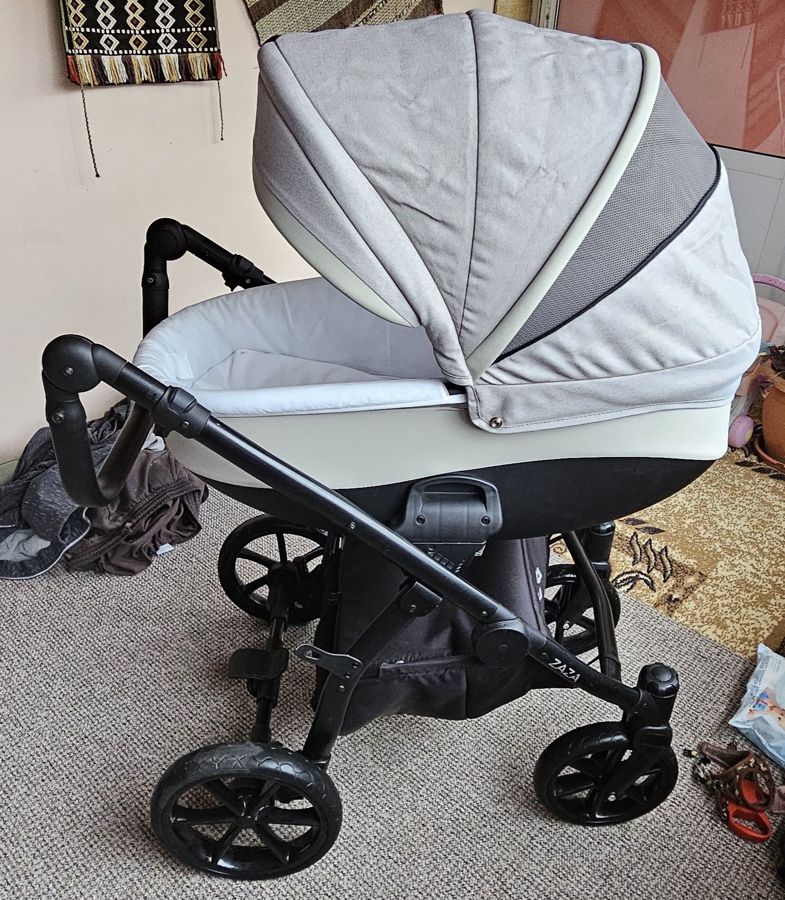 Продавам бебешка количка Buba Zaza 3в1 и база Isofix