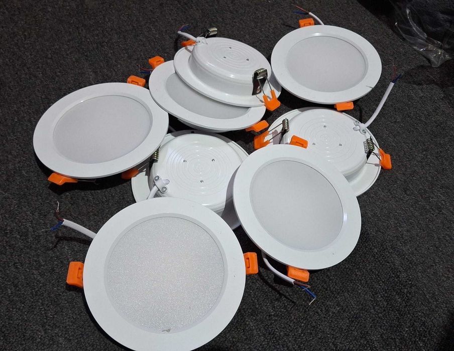 Set 8 spoturi LED, 5W, lumina reglabila 3000-6500K, alb