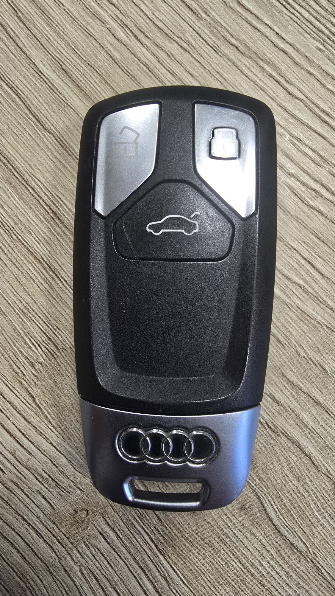 Оригинален ключ от Audi