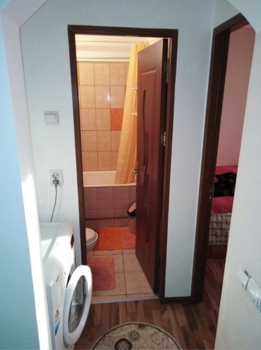 Inchiriez 1 camera (apartament 2 cam.) - Caut coleg apartament