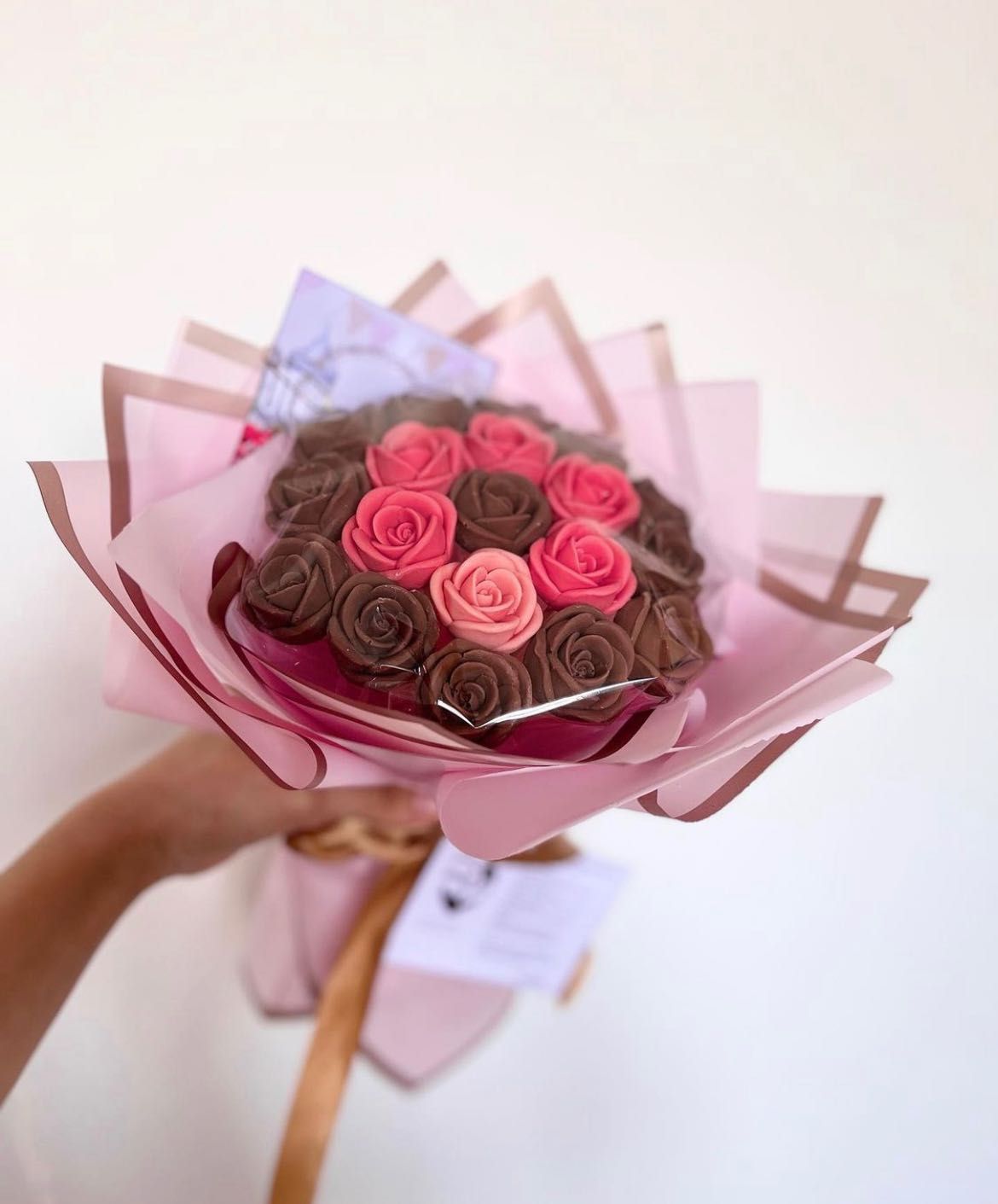 Шоколадные букеты съедобные букеты розы цветы