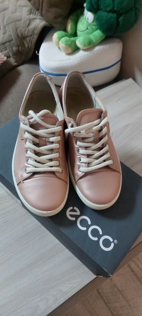 Срочно Кеды  ecco