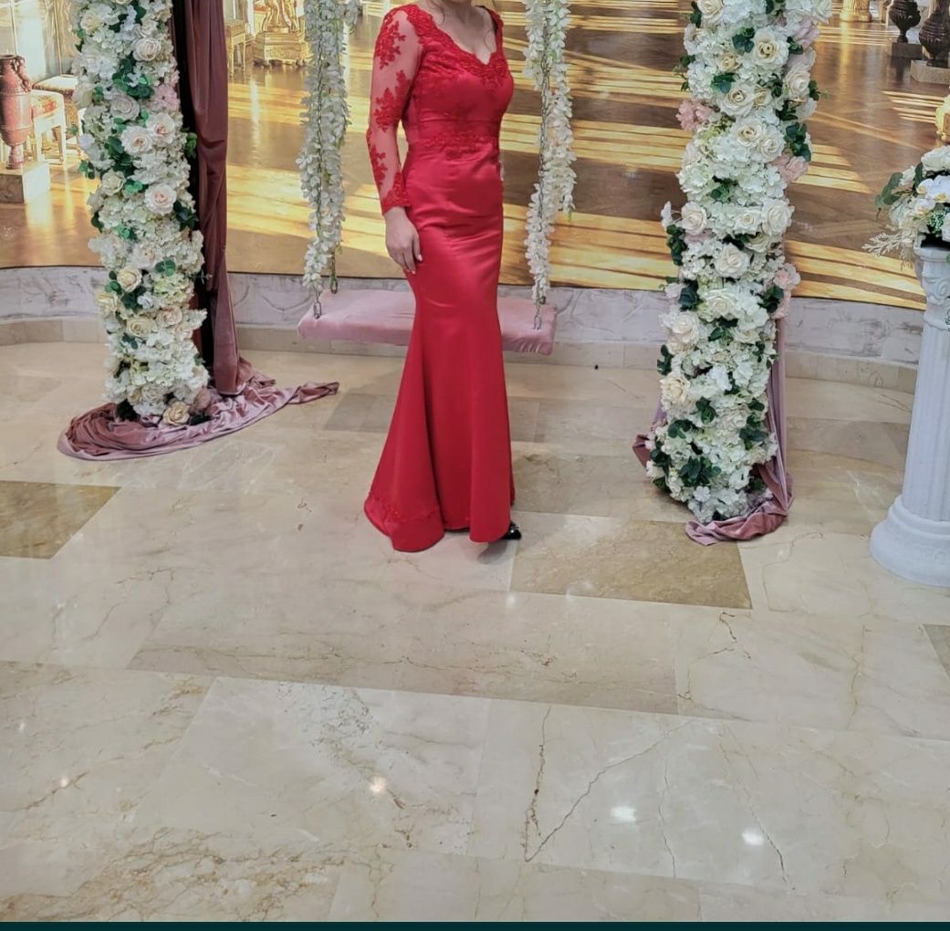 Rochie eleganta culoare roșie