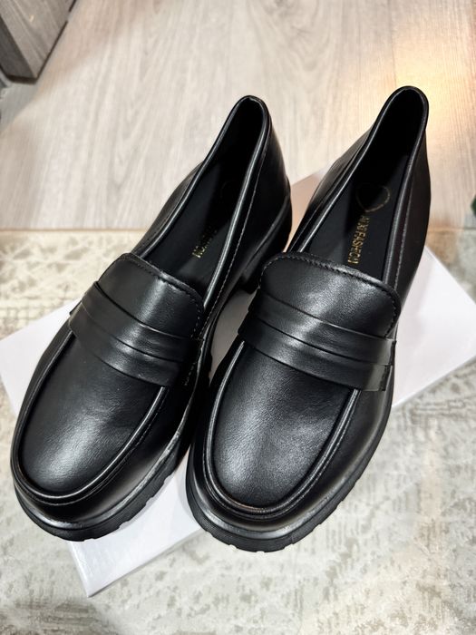 Модные женские лоферы