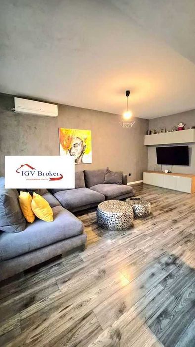 Тристаен апартамент в жк Стрелбище