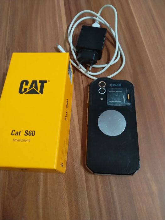 Vând telefon CAT S60
