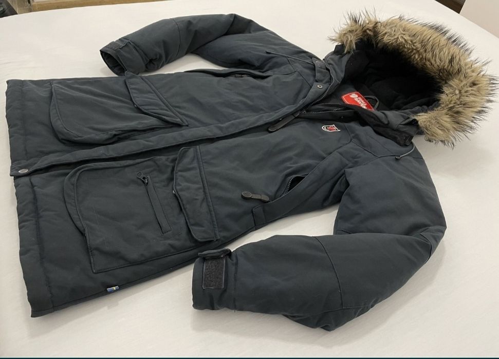 Geacă Fjallraven marimea M (real)