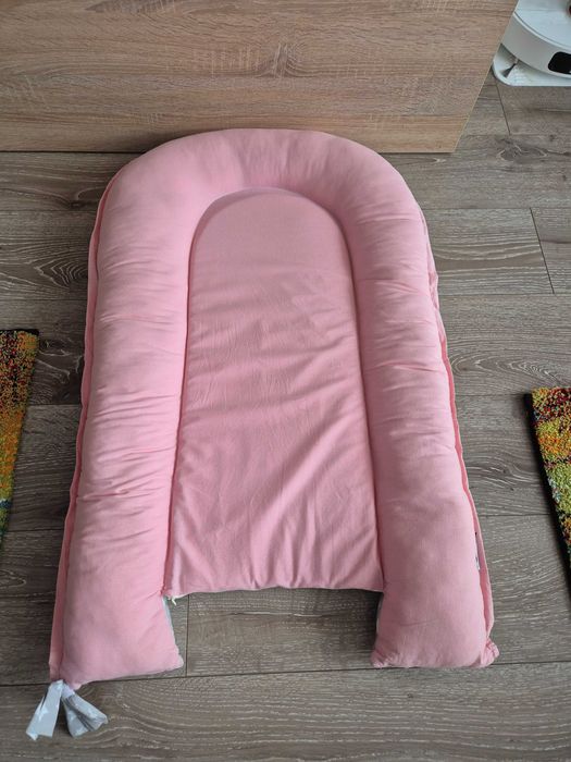 Coș scutece, perne antireflux, coșuleț bebeluși pentru dormit.