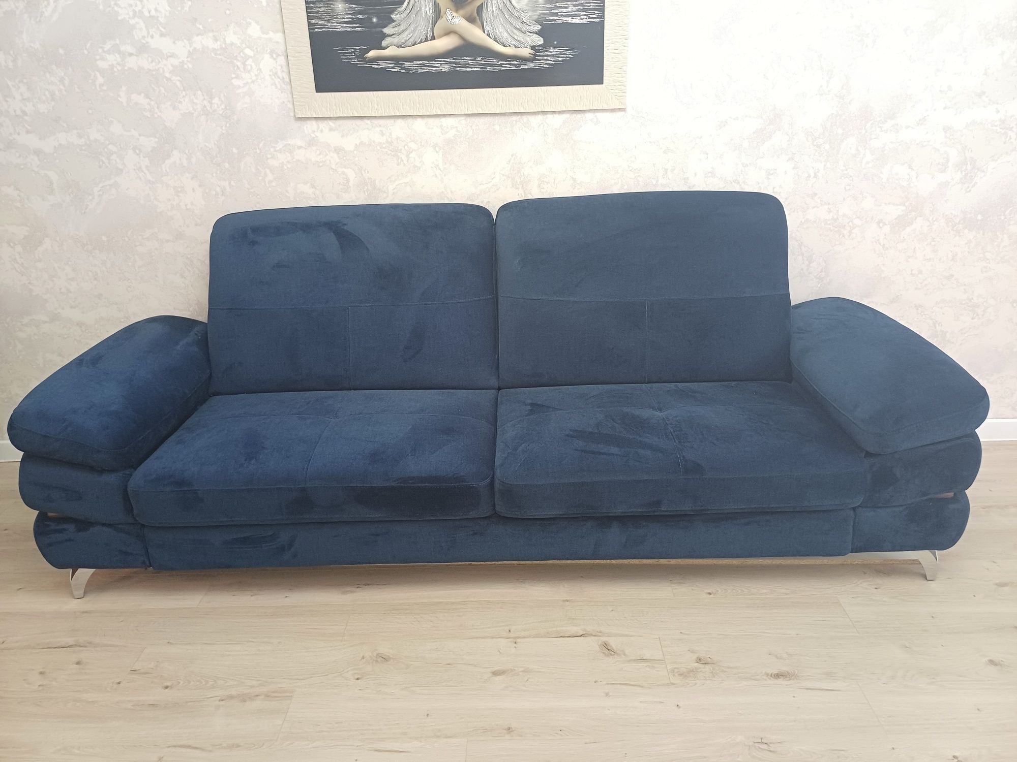 Продам диван из чистого велюра