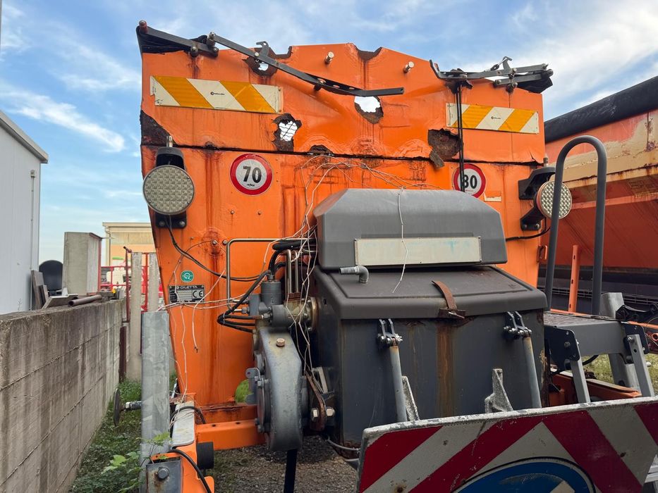 Sararite de vânzare + alte utilaje