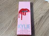 Kylie Jenner Lipstick / Liner + Cadou !