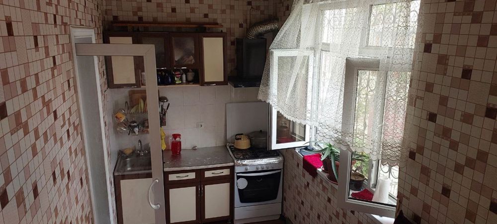 Продается квартира возле базара Рисовый