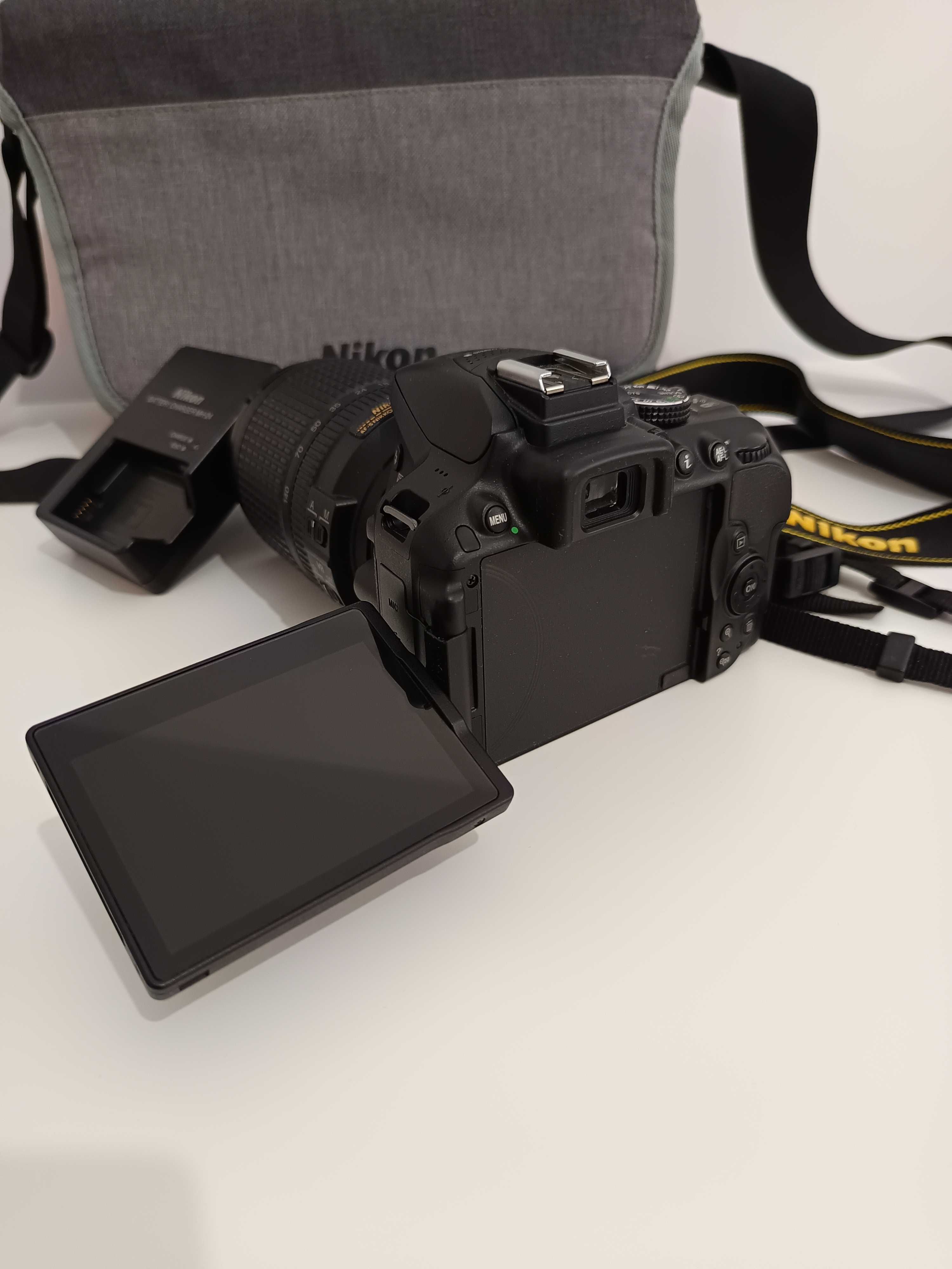 Aparat foto DSLR NIKON D5300 cu obiectiv 18-140 mm