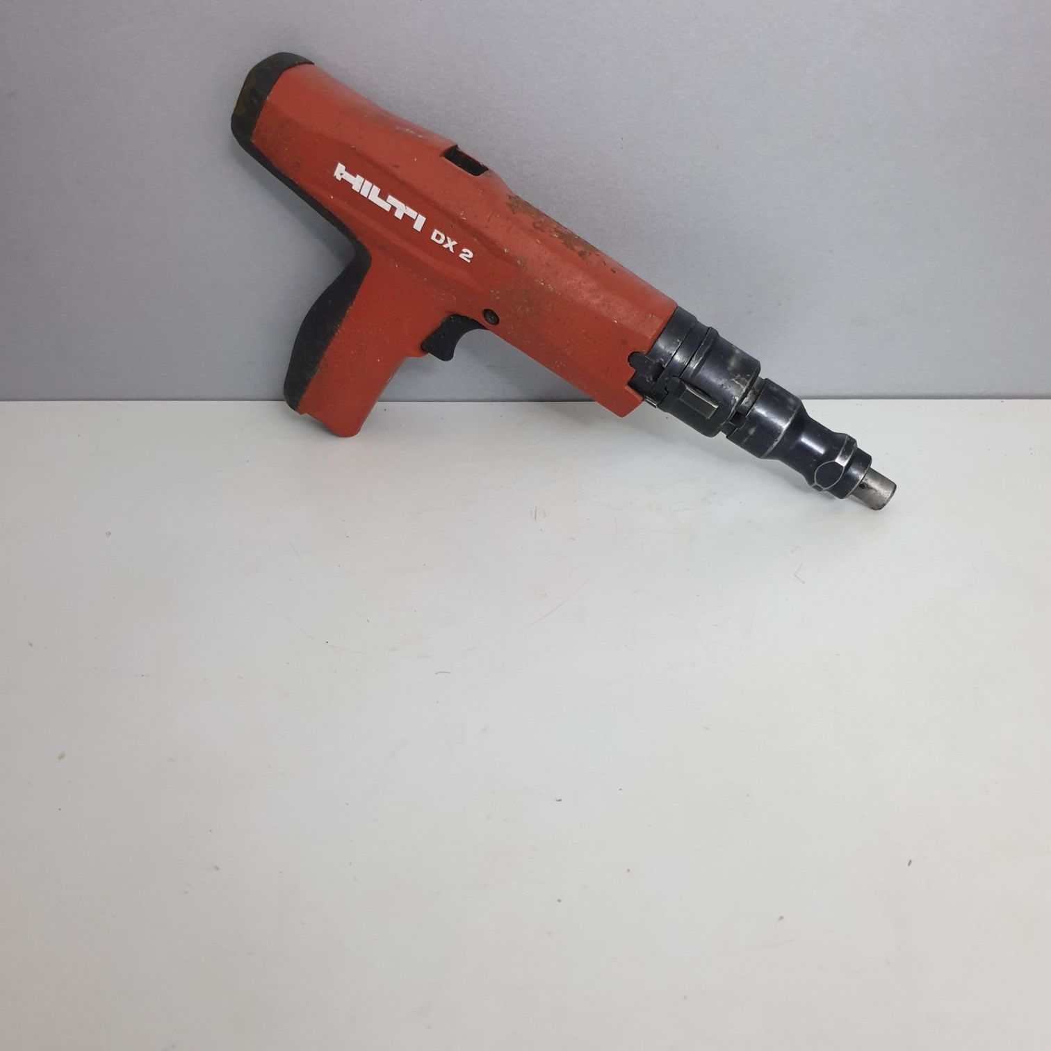 Hilti DX 2 Pistol de puscat cuie cu capse 245Jouli