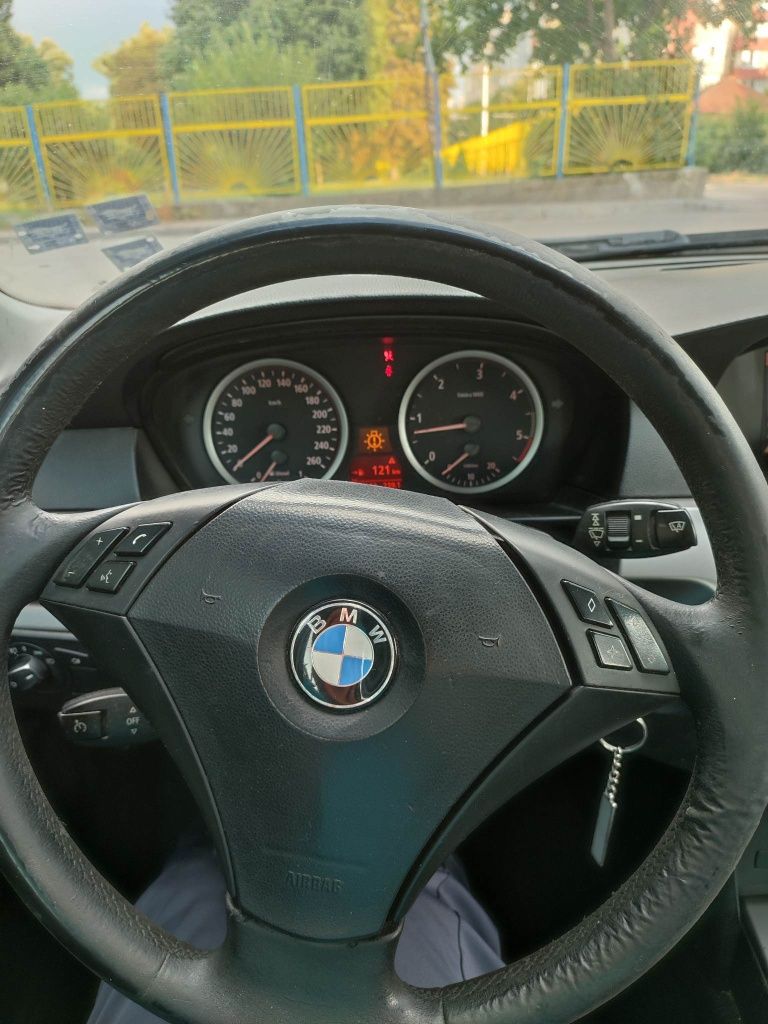 Автомобил BMW е60 525