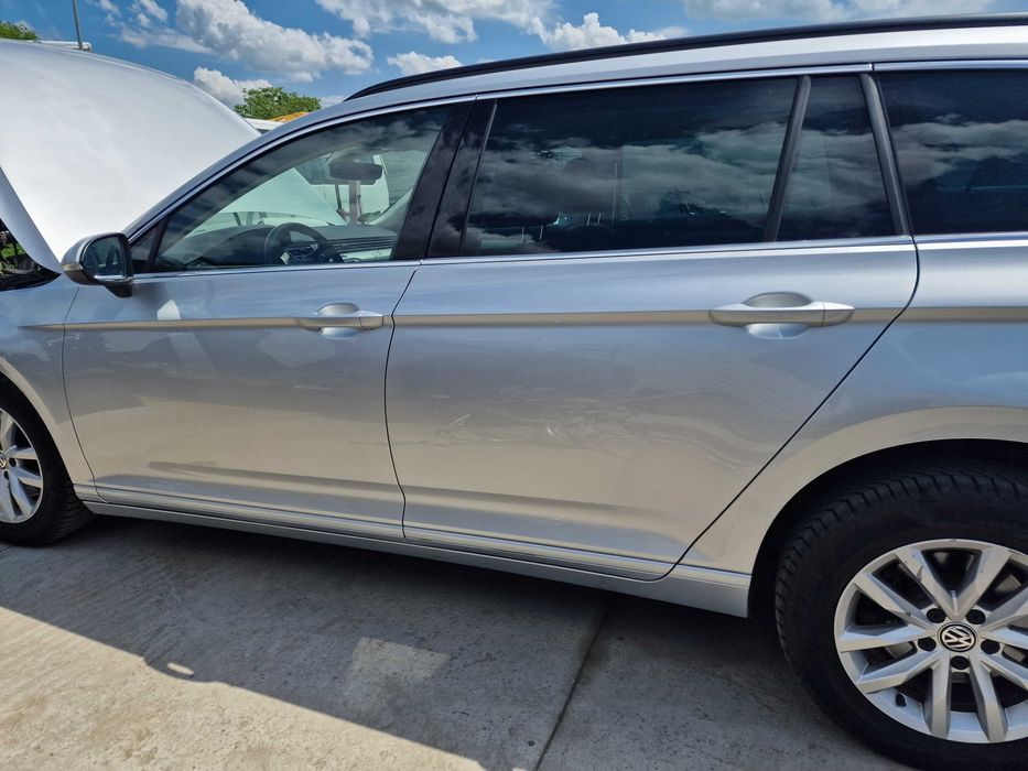 Usa stanga fata Volkswagen Passat B8 sedan / variant / break LA7WL gri