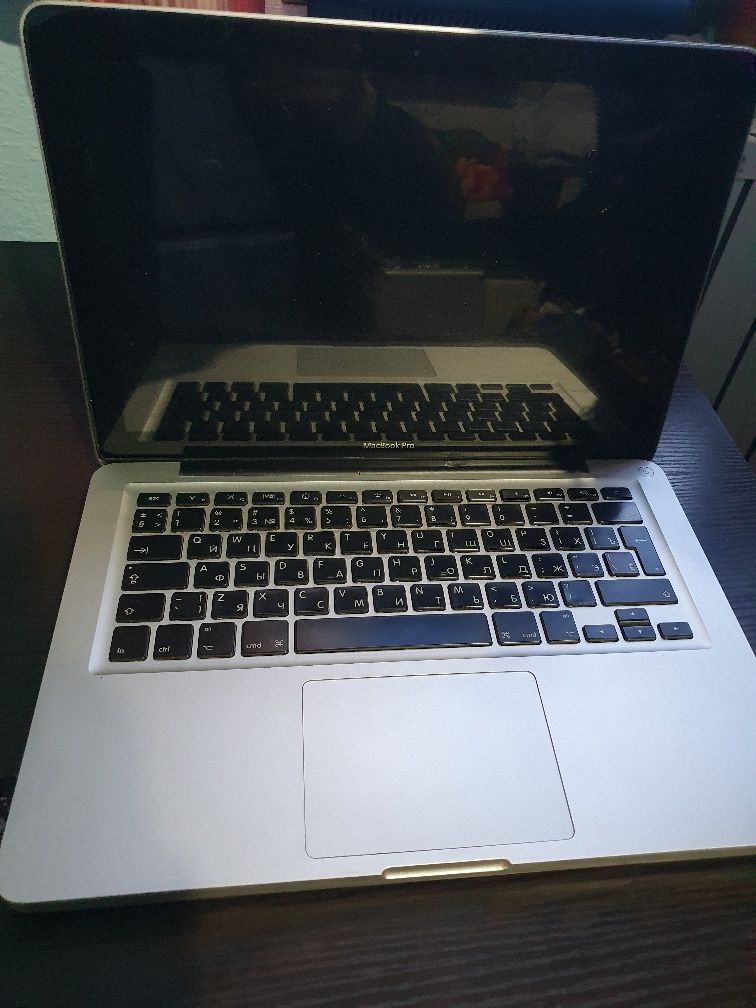 Macbook pro sotiladi aybi yuq