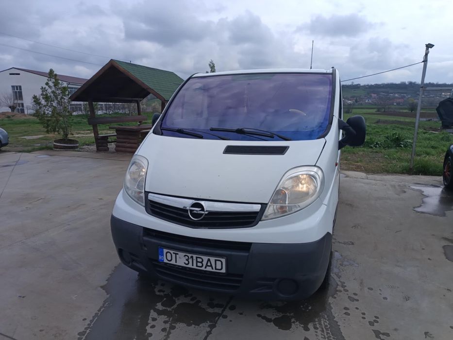 Vand Opel Vivaro Autoutilitară