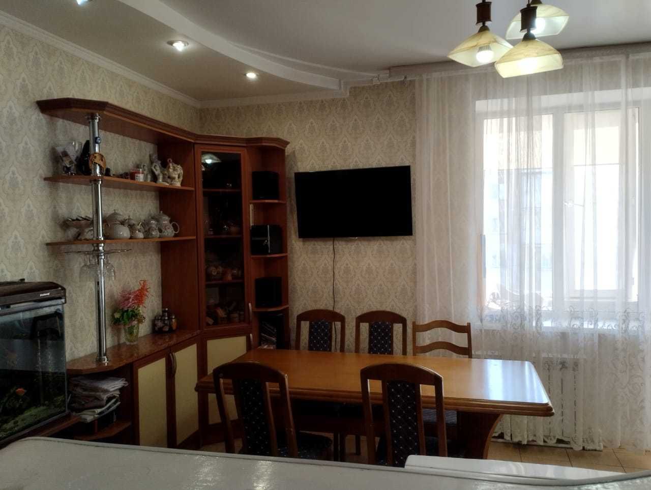Продам 4 ком квартиру в центре
