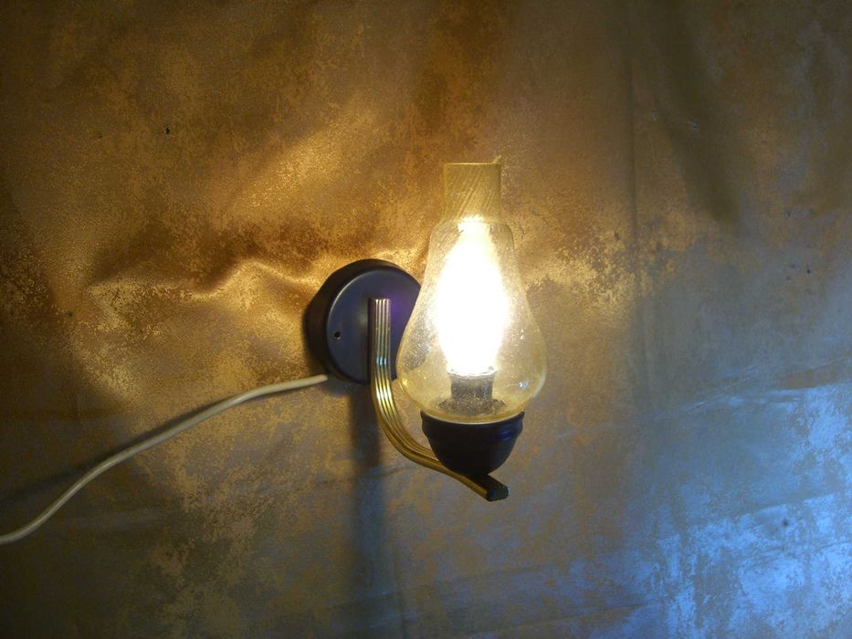 Aplica electrica Art Deco alama, sticla ambra, vintage