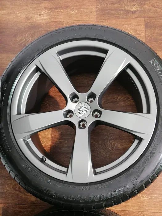 Jante Porsche Macan pe 20 vara