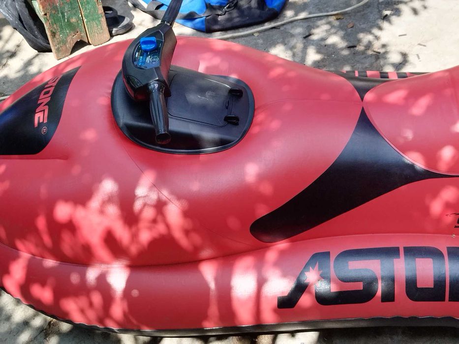 Scuter de mers pe apa  electric