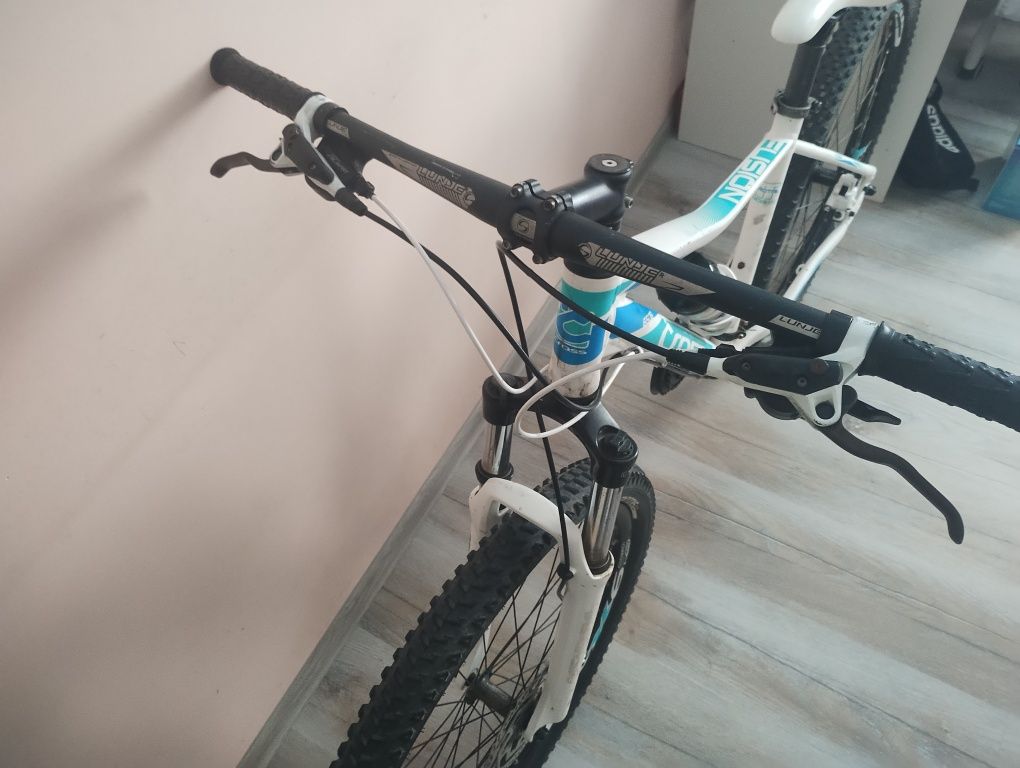 Bicicleta cross de munte